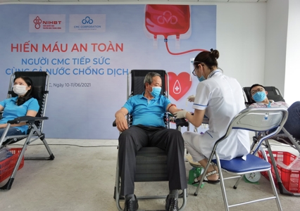 CMC supports the fight against COVID-19 in Vietnam