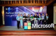 Associate with "Giant" for advanced certification