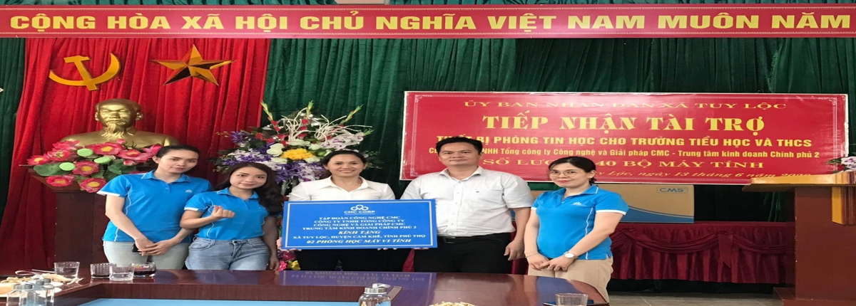 CMC TS ủng hộ 40 bộ máy tính cho trường học tại Phú Thọ