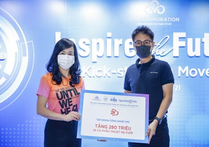 CMC donates 280 million VND to Operation Smile Fund to bring 28 smiles to children