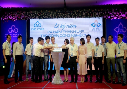 Ấm áp tình đồng đội tại Lễ kỷ niệm 24 năm thành lập Tập đoàn Công nghệ CMC