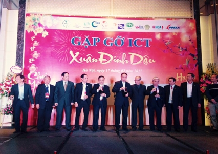 Chủ tịch CMC chia sẻ quan điểm về cuộc cách mạng công nghệ lần thứ tư tại "Gặp gỡ ICT xuân Đinh Dậu"